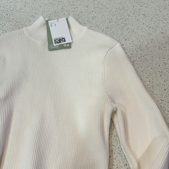 White/Ivory H&M Turtleneck - Picture 2 of 2